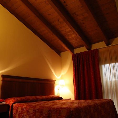 Hotel Il Borghetto Bariano Esterno foto