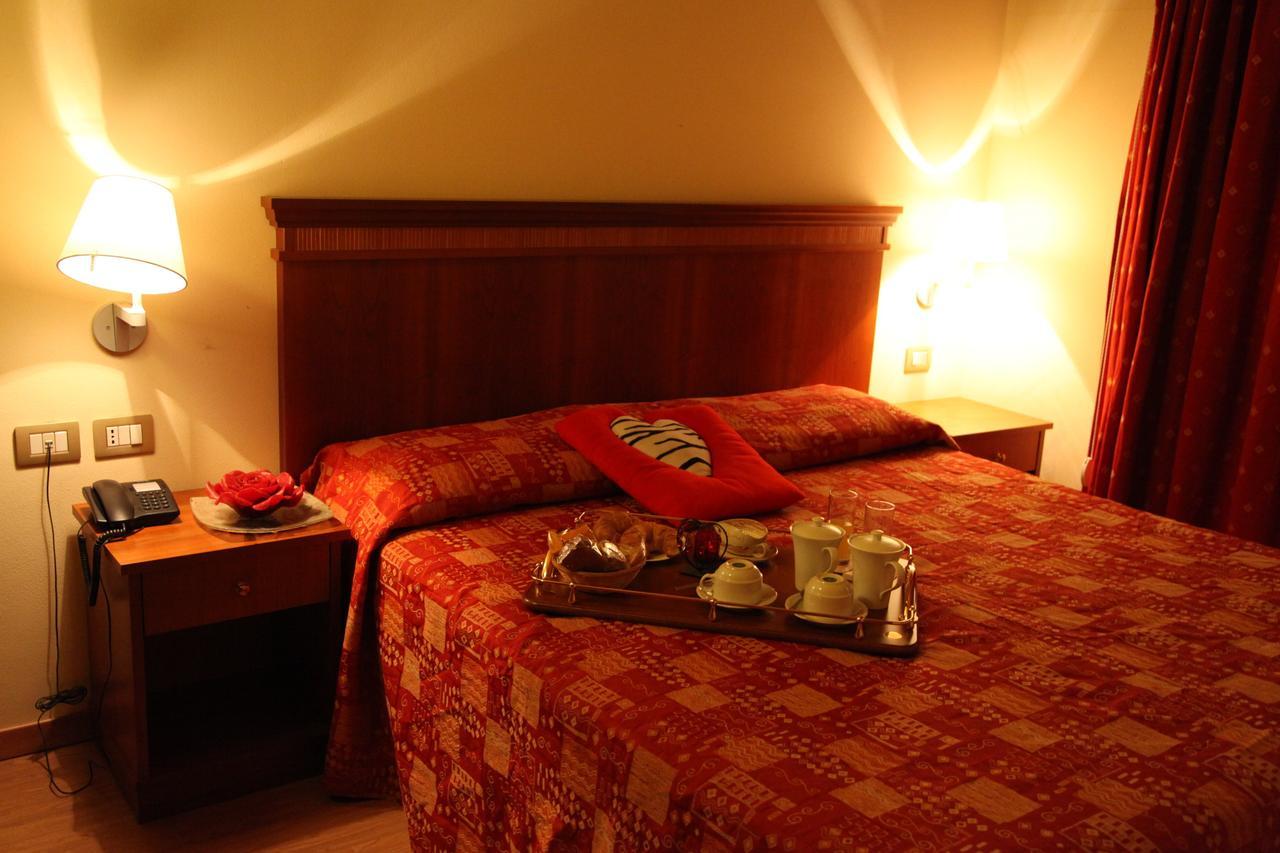 Hotel Il Borghetto Bariano Esterno foto