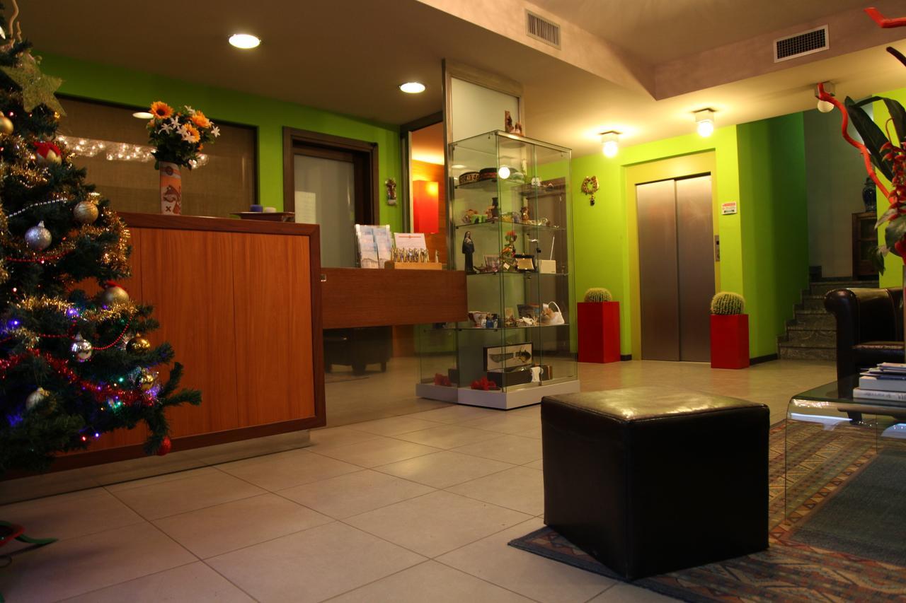 Hotel Il Borghetto Bariano Esterno foto
