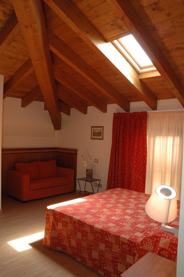 Hotel Il Borghetto Bariano Esterno foto