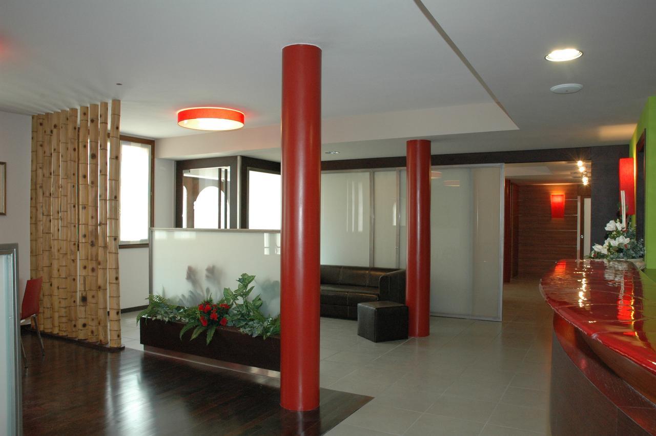 Hotel Il Borghetto Bariano Esterno foto