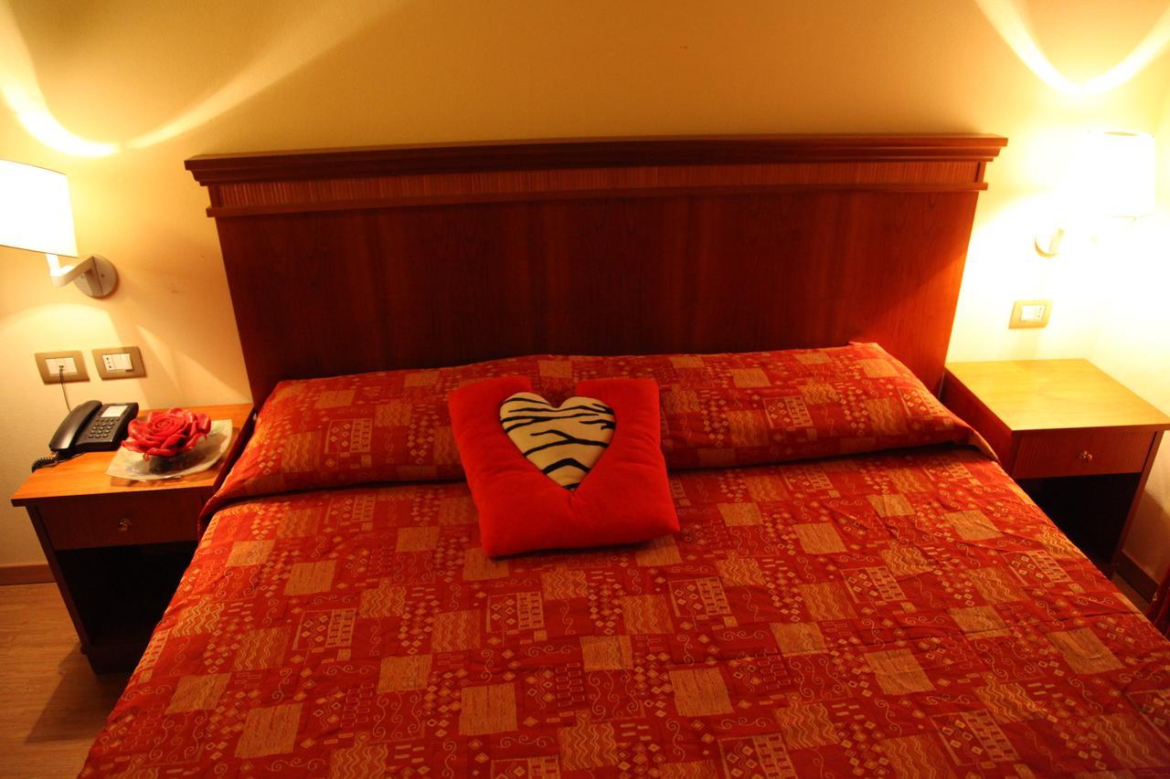 Hotel Il Borghetto Bariano Esterno foto